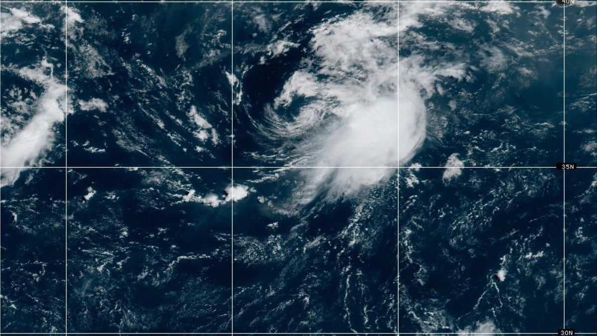 Imagem de satélite da NOAA mostrando a Tempestade Tropical Cristobal no Oceano Atlântico com nuvens associadas à tempestade